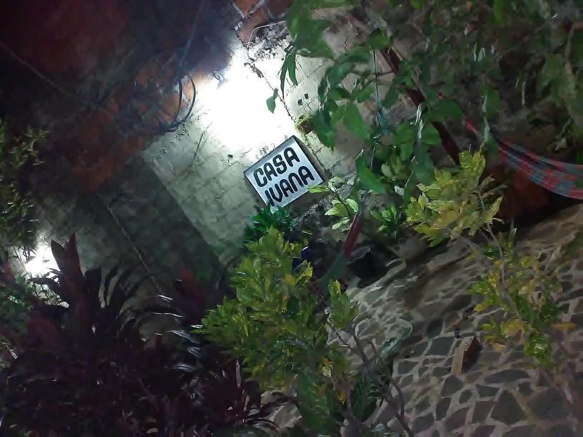Hostal Casa Ivana León Dış mekan fotoğraf