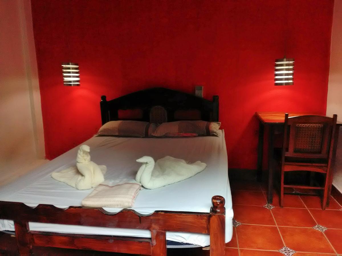 Hostal Casa Ivana León Dış mekan fotoğraf