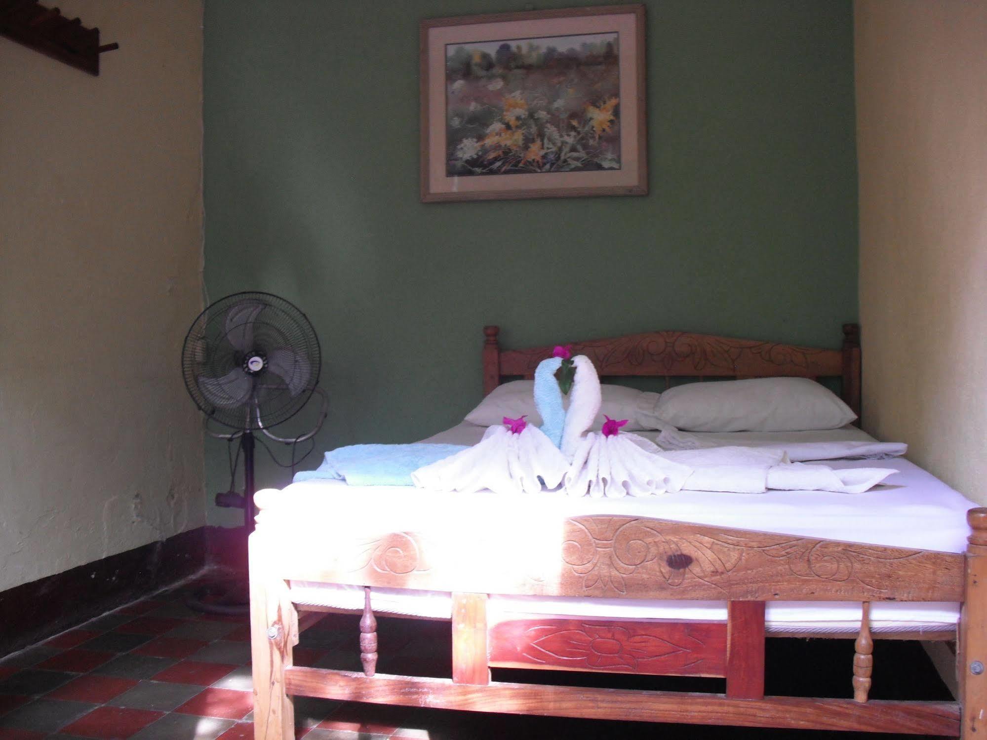 Hostal Casa Ivana León Dış mekan fotoğraf