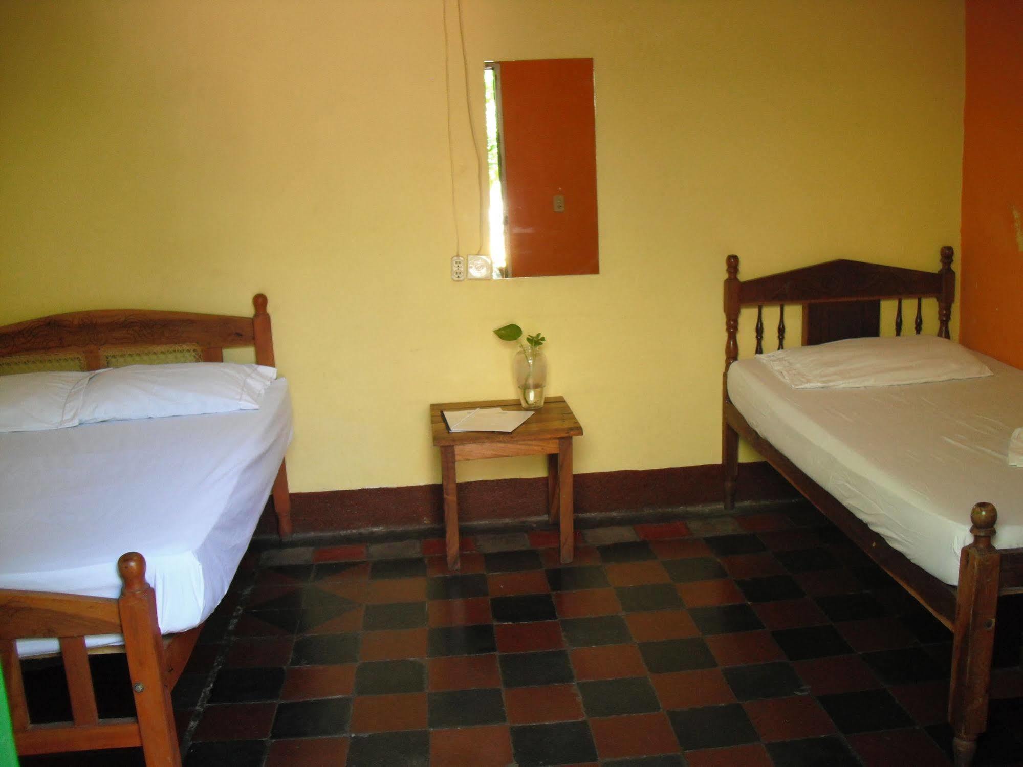 Hostal Casa Ivana León Dış mekan fotoğraf