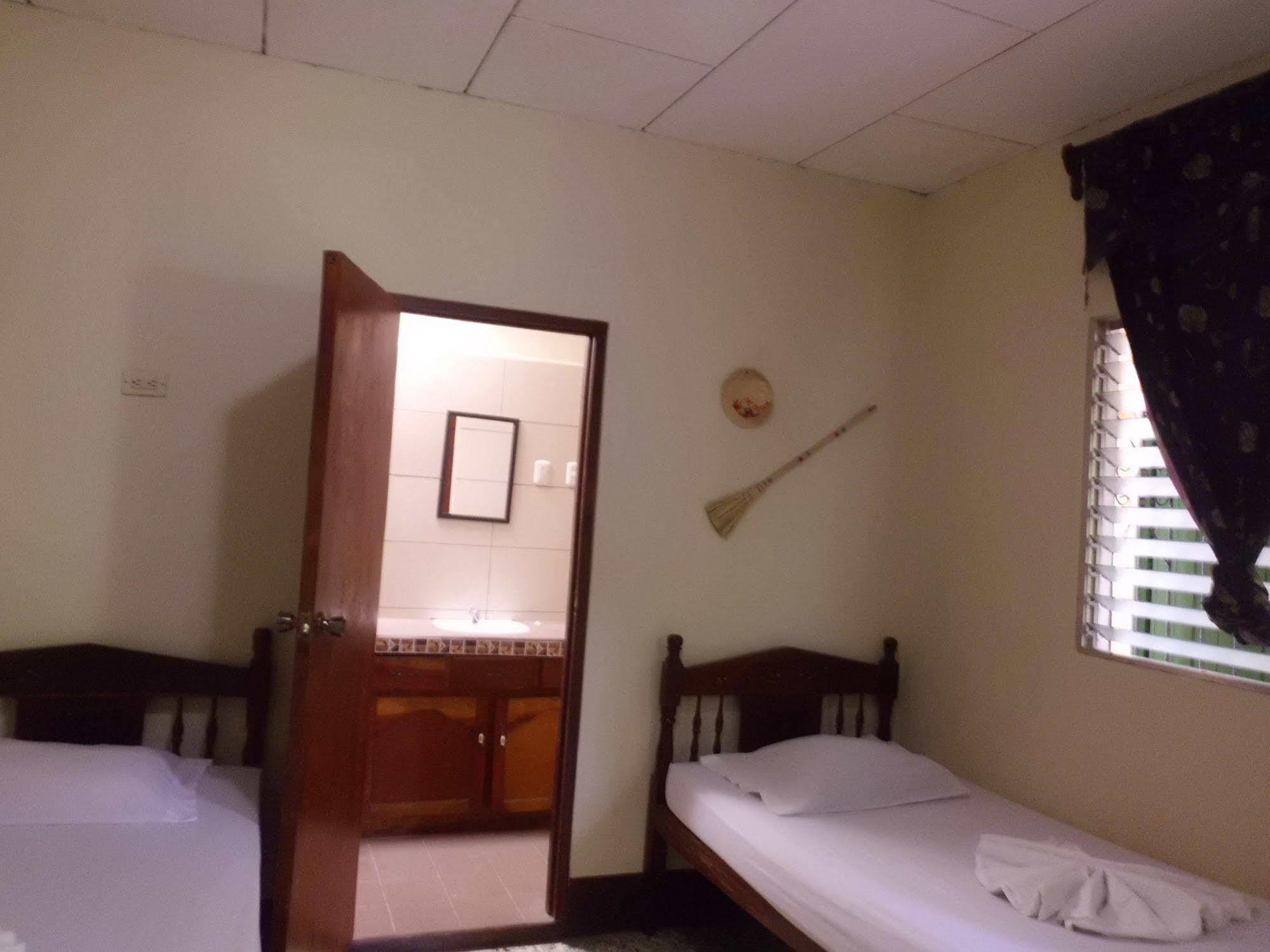 Hostal Casa Ivana León Dış mekan fotoğraf